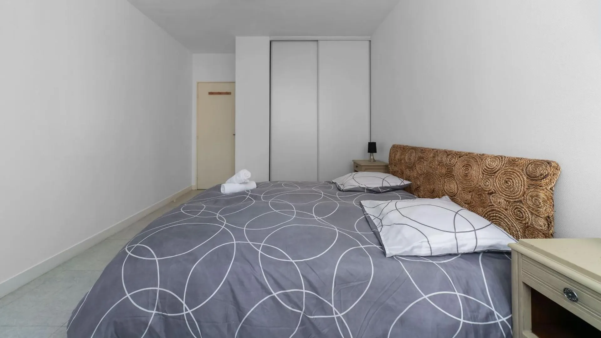 Le Bardin - Grand Appartement Design, Parking Gratuit Vichy Apartment