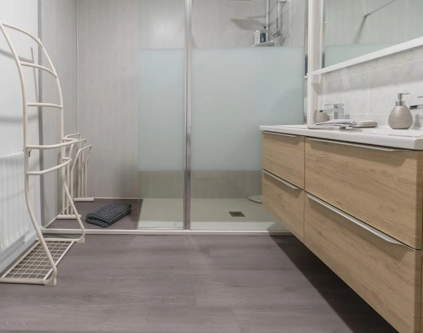 Apartment Le Bardin - Grand Appartement Design, Parking Gratuit Vichy