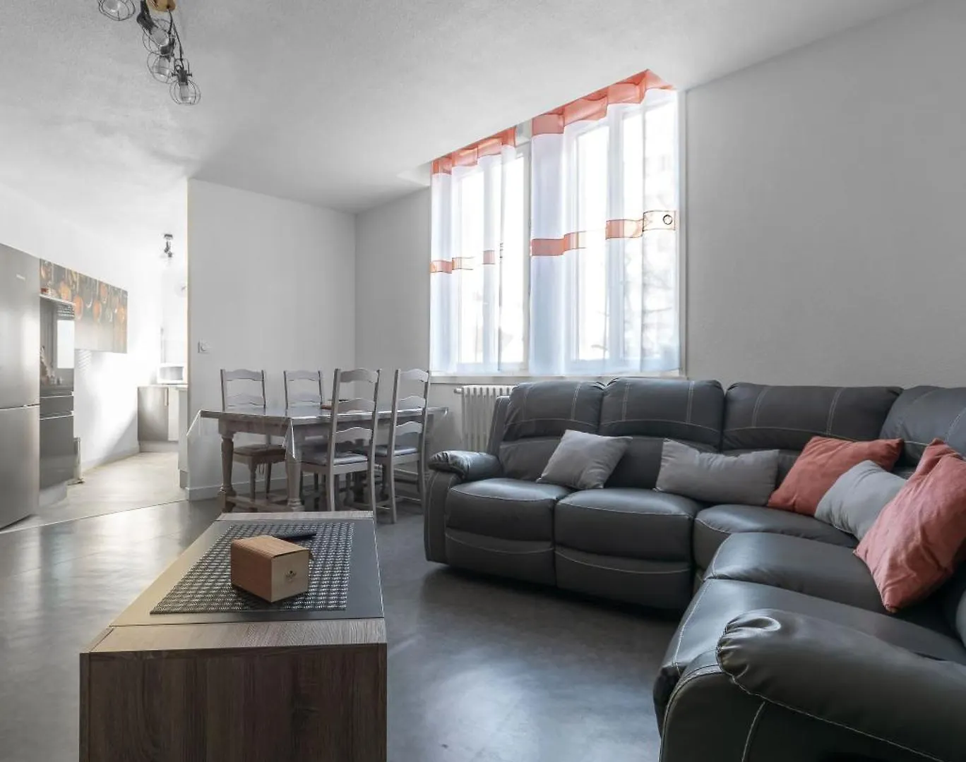 Le Bardin - Grand Appartement Design, Parking Gratuit Vichy